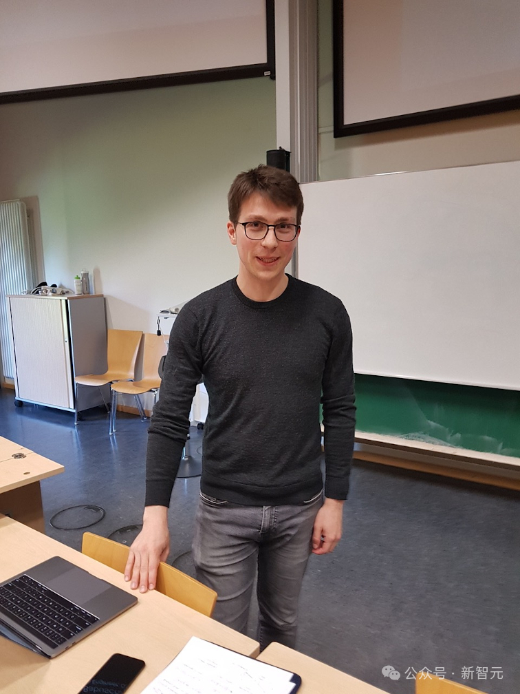 21-260319105RS92.png 21-260319105RS92.png